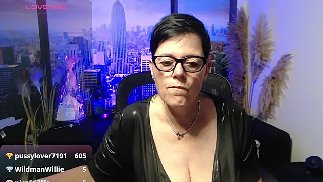ninarandmann stripchat live cam model