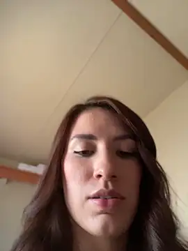 Kiraosborn stripchat live cam model