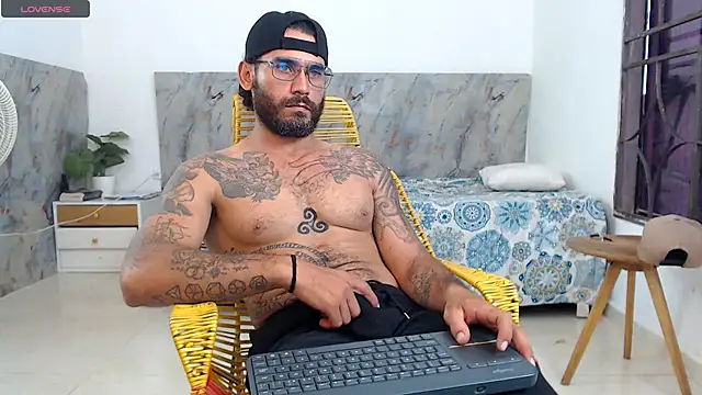 hanz_col stripchat live cam model