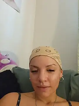RicaSuave_69 stripchat live cam model