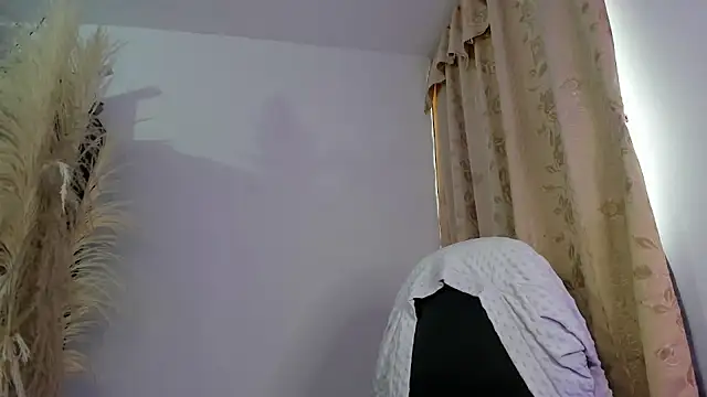 Alanah_connory stripchat live cam model