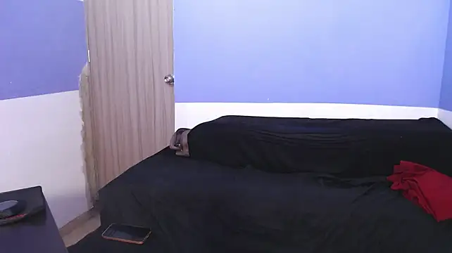 laura_br1 stripchat live cam model