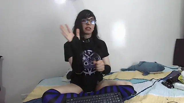lucymontealegreuwu stripchat live cam model