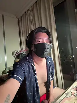 karuhikaru stripchat live cam model