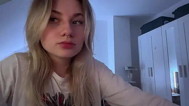 tutsiecutie stripchat live cam model