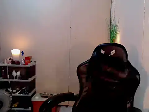 i_hug_you stripchat live cam model