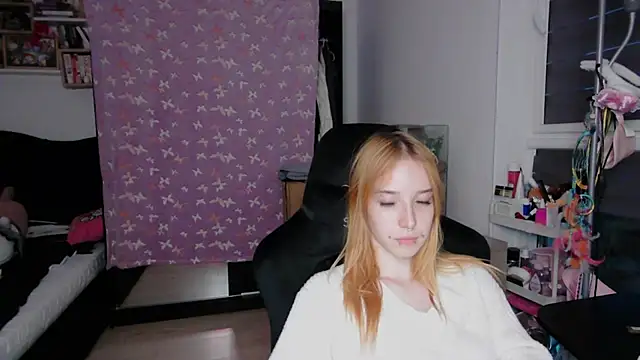 foxSonya stripchat live cam model