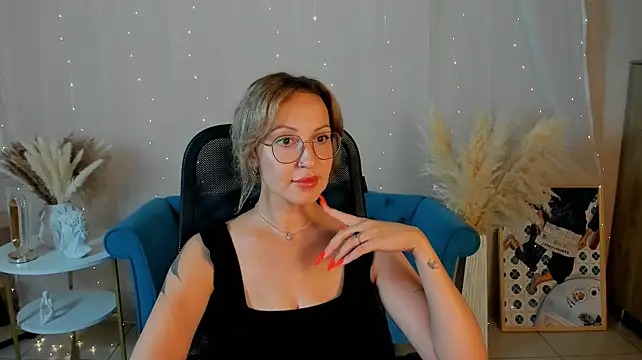 Charlotte_Hudson stripchat live cam model