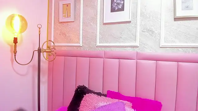 velvet_girll stripchat live cam model