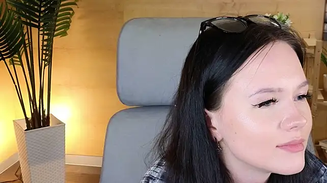 GlaydsShuffield stripchat live cam model