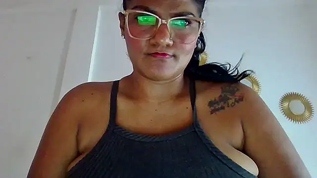 alejandraboobs07 stripchat live cam model