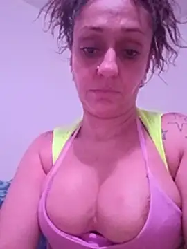gemz143 stripchat live cam model