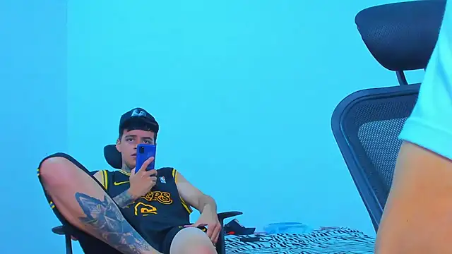Thomas-Wil stripchat live cam model