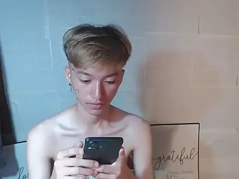Fem_phiLboy69 stripchat live cam model