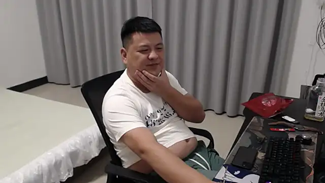 zhang1118 stripchat live cam model
