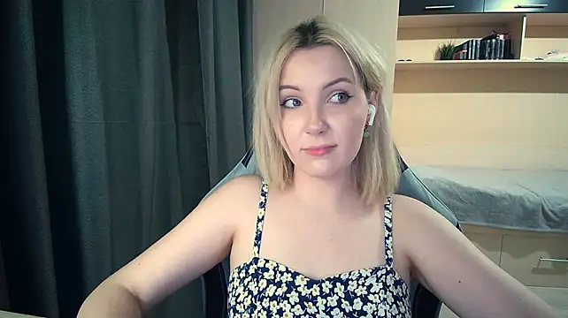 ElsyGven stripchat live cam model