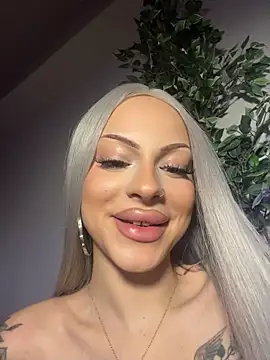 DollyRuby stripchat live cam model