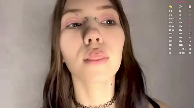 lilunee stripchat live cam model