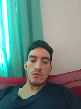 TommyMomentum stripchat live cam model