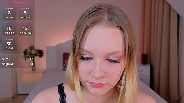 StaceyyJones stripchat live cam model