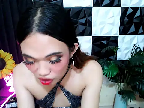 Sweetxxxkisha stripchat live cam model