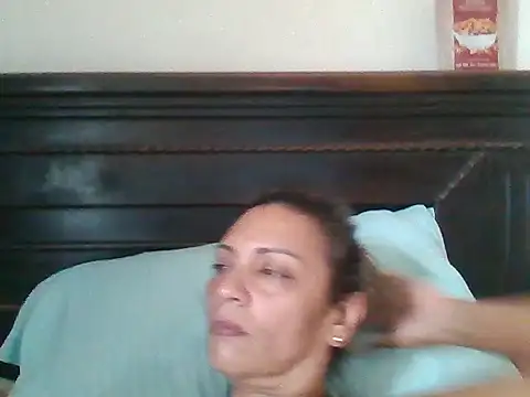 HallyGirlHot stripchat live cam model