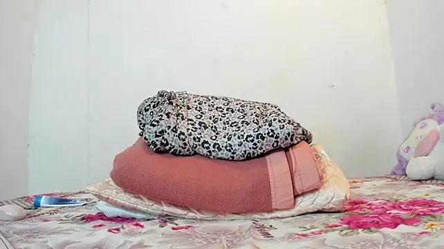 Melaniegirl17 stripchat live cam model
