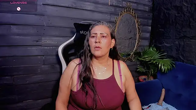 Victoria_kyler stripchat live cam model