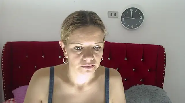 Kasandra_Cortez stripchat live cam model