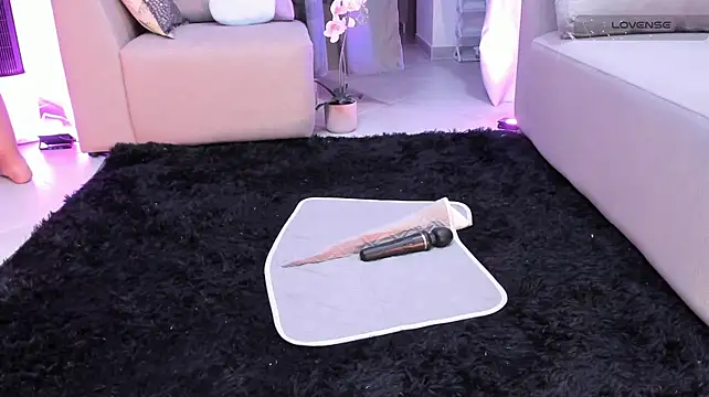 _alaiasmile_ stripchat live cam model