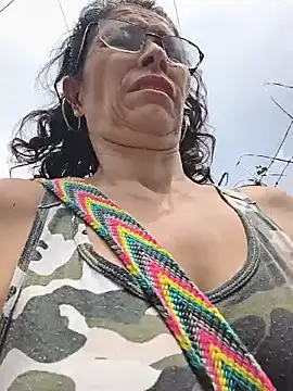 MireyaTorresGu stripchat live cam model