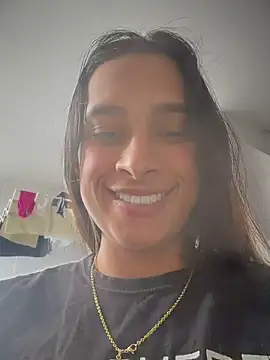 LunaHeat stripchat live cam model