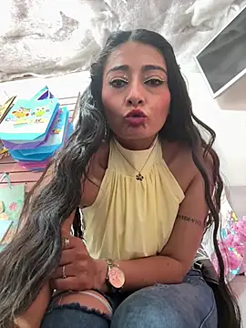 IsabellaMariet stripchat live cam model