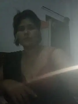 Rose-24 stripchat live cam model
