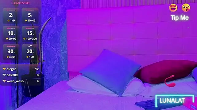 luna_lat stripchat live cam model