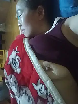 -Luni- stripchat live cam model