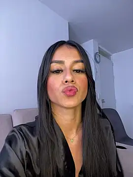 Lau_val69 stripchat live cam model