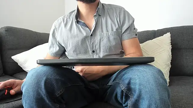 ezequiel_mobland stripchat live cam model