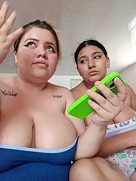 Sara_y_Amy stripchat live cam model