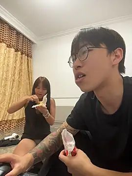 xiaoshuai2660 stripchat live cam model