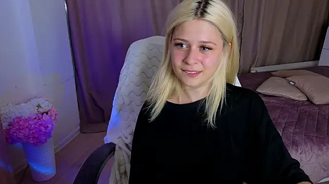 ApheliaStar stripchat live cam model