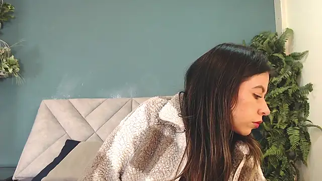 EmmaBellini stripchat live cam model