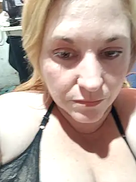 gatalora stripchat live cam model