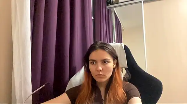 VelvetEden stripchat live cam model