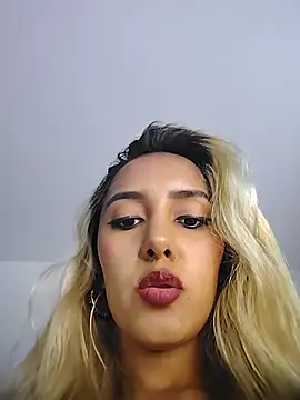 Miss-ballalisse stripchat live cam model