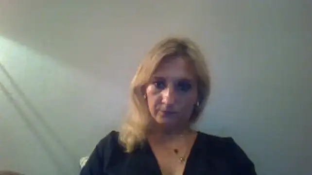 ViolettaMature stripchat live cam model