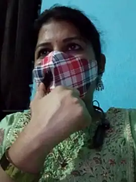 Ilenasingh stripchat live cam model