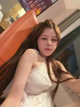 Alucky-0-22 stripchat live cam model