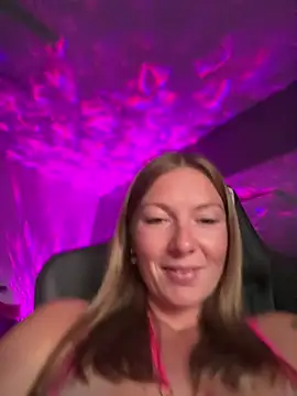 BunnyDiamond1 stripchat live cam model