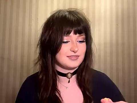 MedaFrerich stripchat live cam model